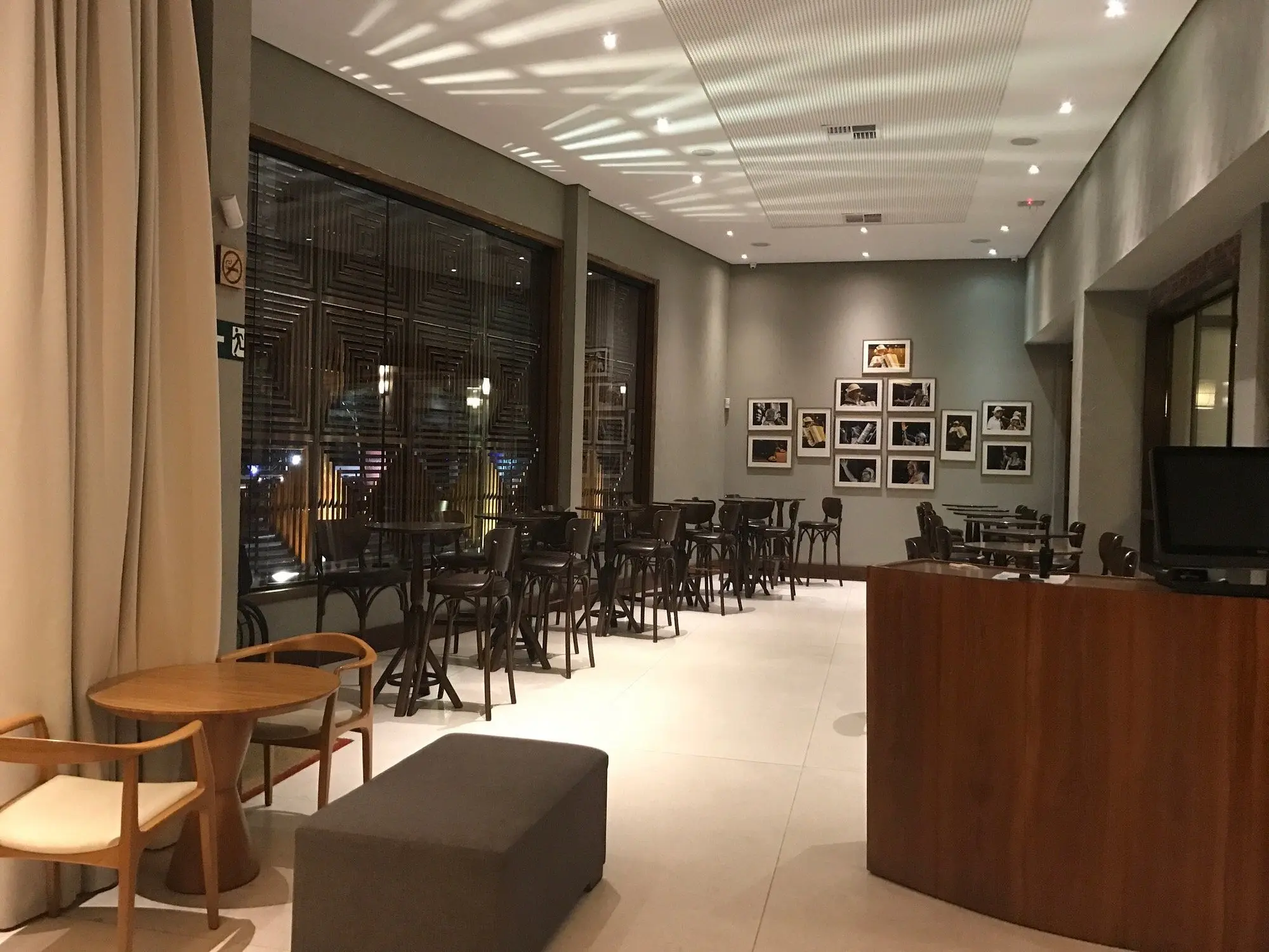 Camarões Restaurante - Ambiente e gastronomia